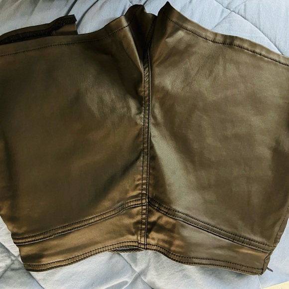 New - Picture 2 of 4